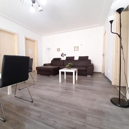 Four Rooms Apartment Central Bucareste Exterior foto