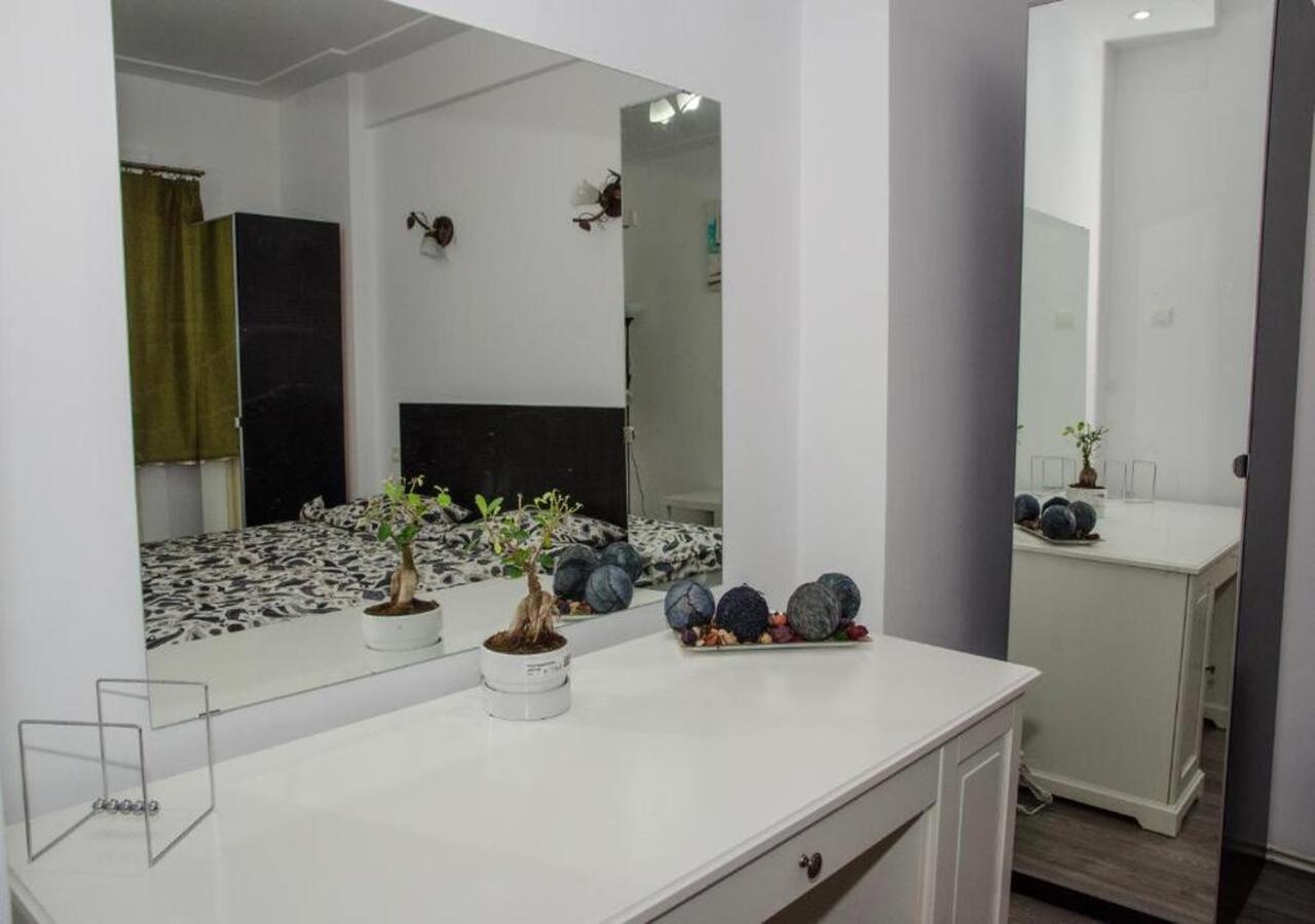 Four Rooms Apartment Central Bucareste Exterior foto