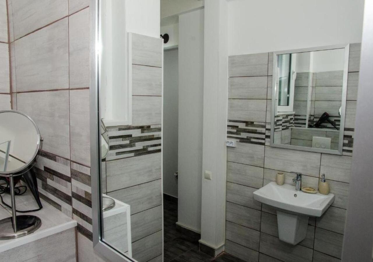 Four Rooms Apartment Central Bucareste Exterior foto